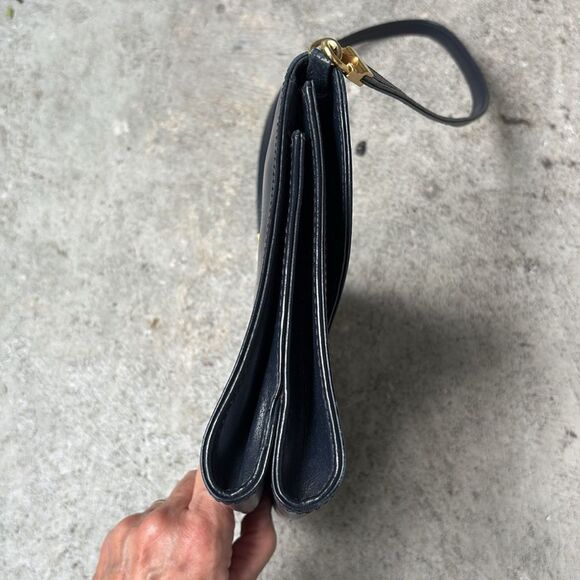 Authentic Navy Gucci Leather Shoulder Bag - Picture 5 of 10